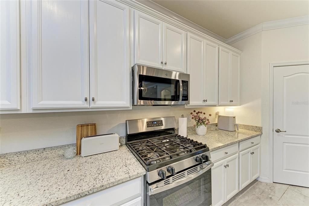 En Venta: $565,000 (3 camas, 3 baños, 2448 Pies cuadrados)