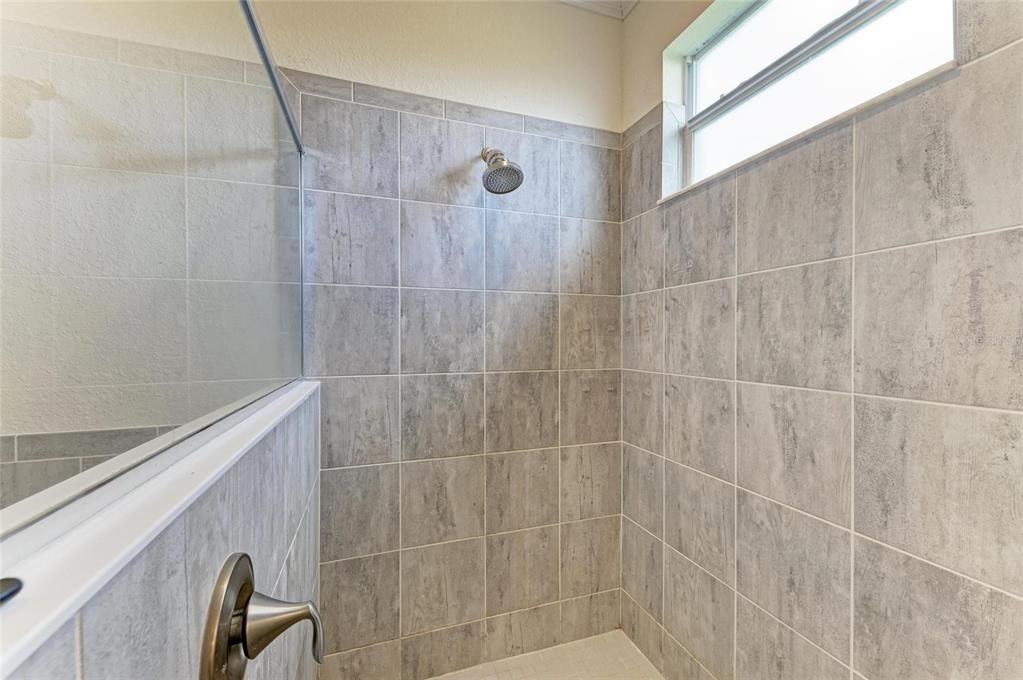 En Venta: $565,000 (3 camas, 3 baños, 2448 Pies cuadrados)