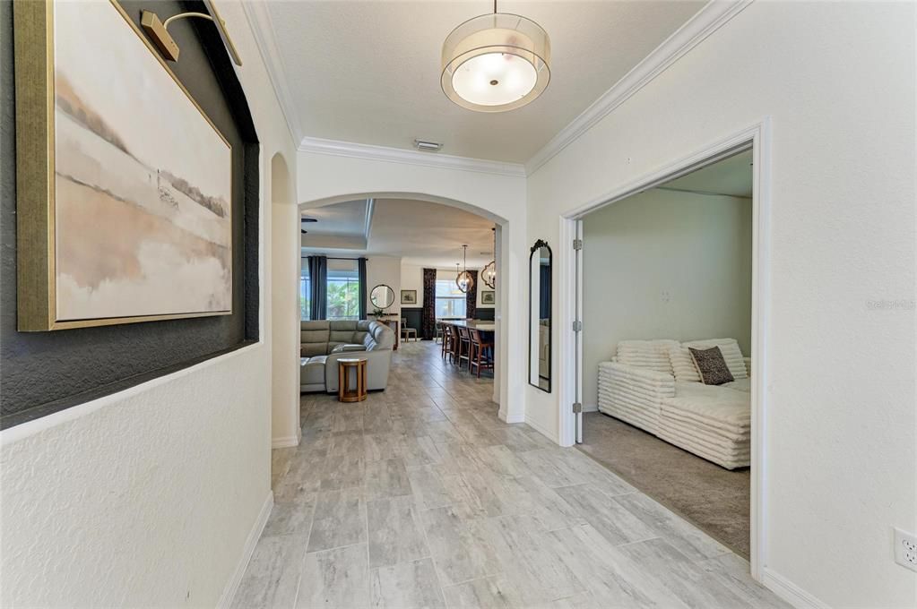 En Venta: $565,000 (3 camas, 3 baños, 2448 Pies cuadrados)