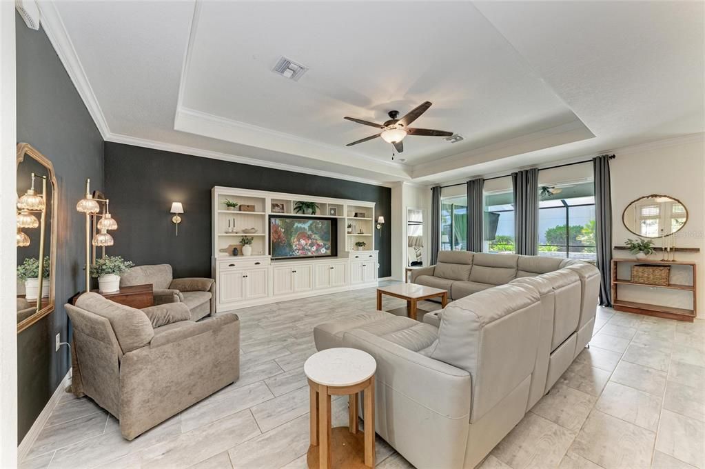 En Venta: $565,000 (3 camas, 3 baños, 2448 Pies cuadrados)