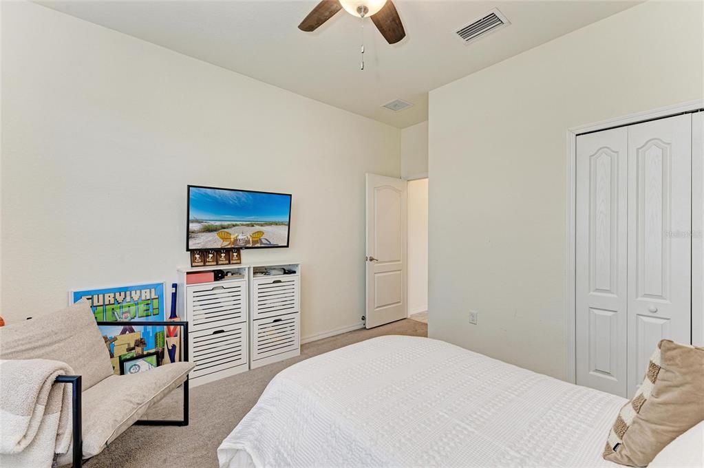 En Venta: $565,000 (3 camas, 3 baños, 2448 Pies cuadrados)