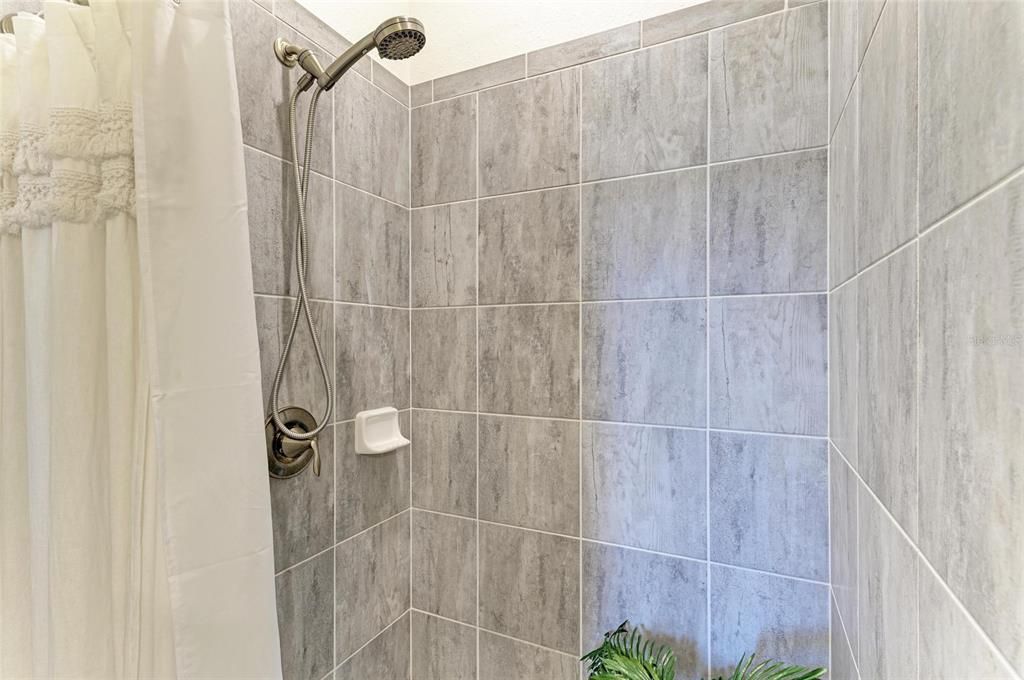 En Venta: $565,000 (3 camas, 3 baños, 2448 Pies cuadrados)