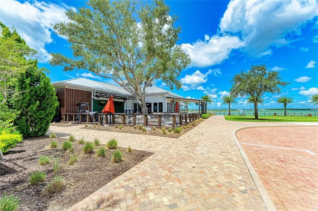 En Venta: $565,000 (3 camas, 3 baños, 2448 Pies cuadrados)