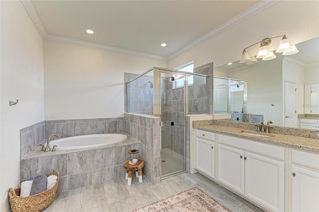 En Venta: $565,000 (3 camas, 3 baños, 2448 Pies cuadrados)