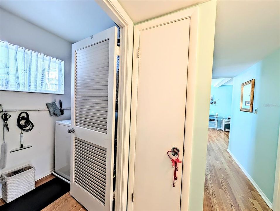 Active With Contract: $86,000 (2 beds, 1 baths, 840 Square Feet)