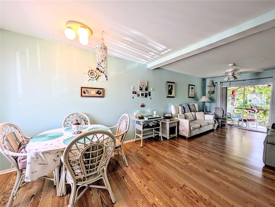 Active With Contract: $86,000 (2 beds, 1 baths, 840 Square Feet)