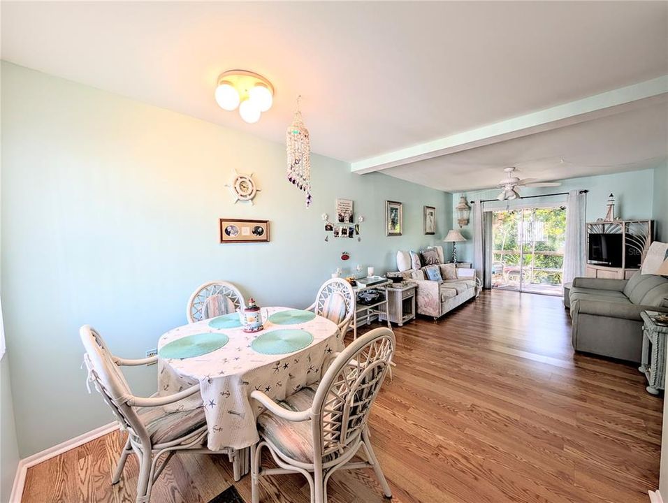 Active With Contract: $86,000 (2 beds, 1 baths, 840 Square Feet)