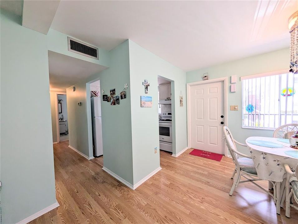 Active With Contract: $86,000 (2 beds, 1 baths, 840 Square Feet)