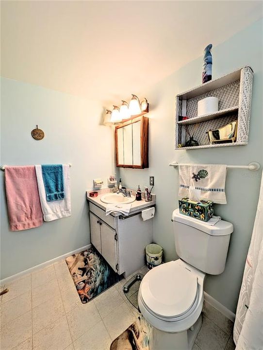 Active With Contract: $86,000 (2 beds, 1 baths, 840 Square Feet)