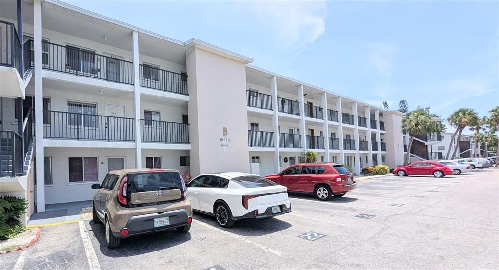 Active With Contract: $86,000 (2 beds, 1 baths, 840 Square Feet)