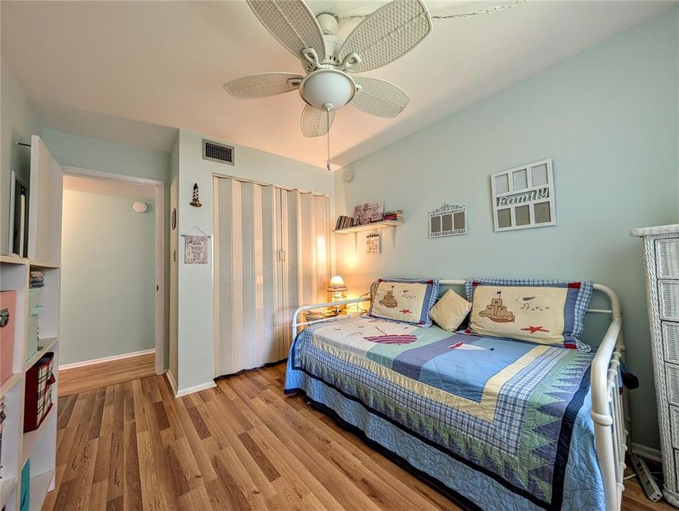 Active With Contract: $86,000 (2 beds, 1 baths, 840 Square Feet)