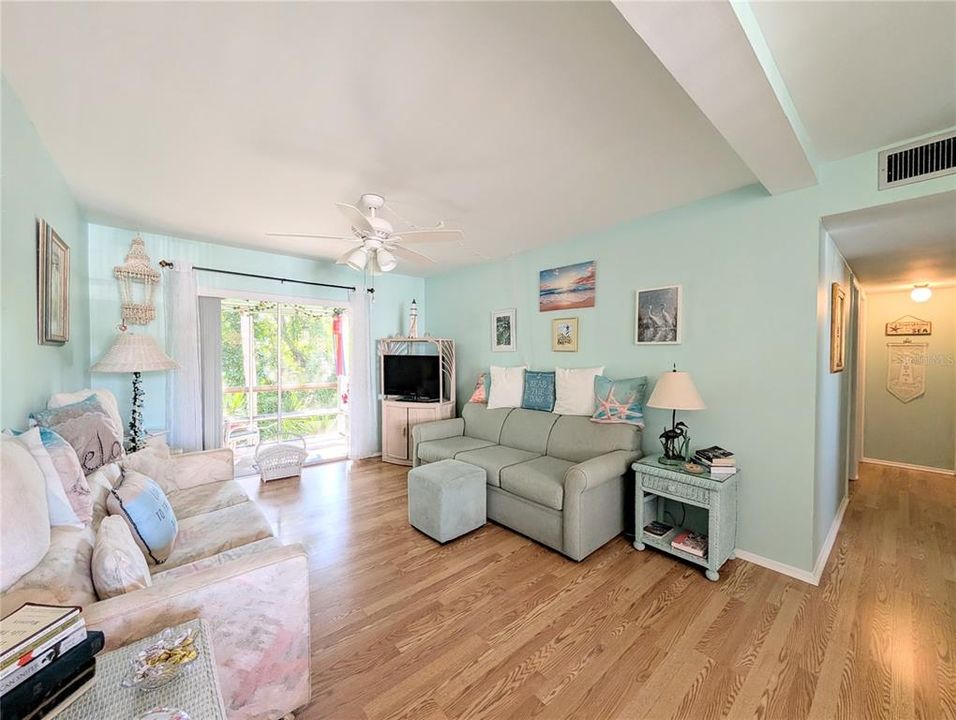 Active With Contract: $86,000 (2 beds, 1 baths, 840 Square Feet)