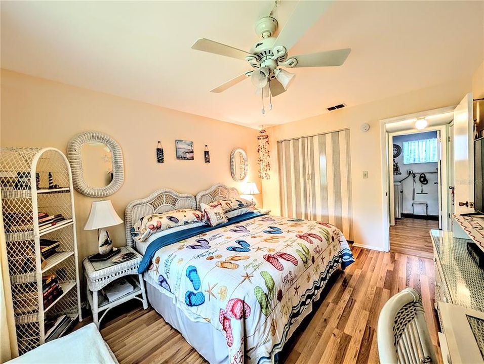 Active With Contract: $86,000 (2 beds, 1 baths, 840 Square Feet)