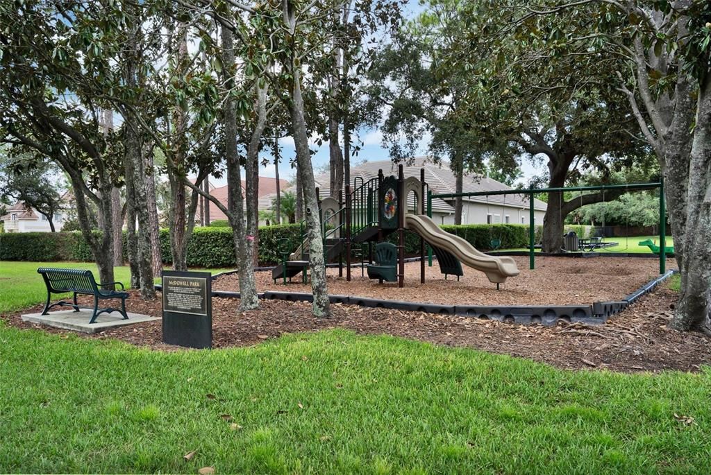 Activo con contrato: $698,000 (4 camas, 2 baños, 2000 Pies cuadrados)