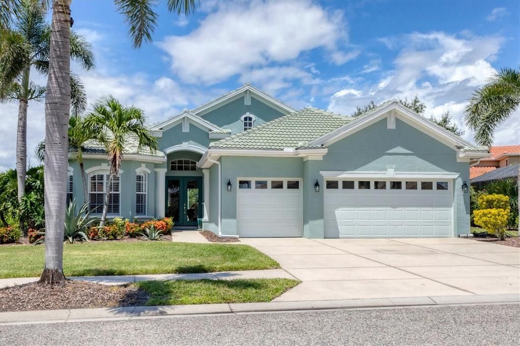 En Venta: $599,500 (3 camas, 2 baños, 2542 Pies cuadrados)