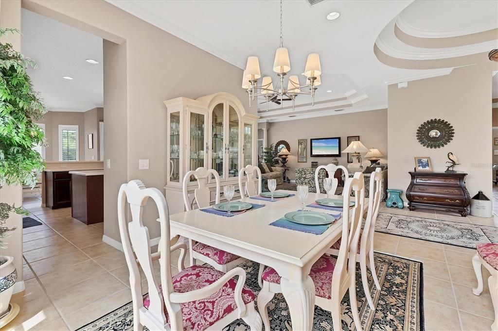 En Venta: $599,500 (3 camas, 2 baños, 2542 Pies cuadrados)