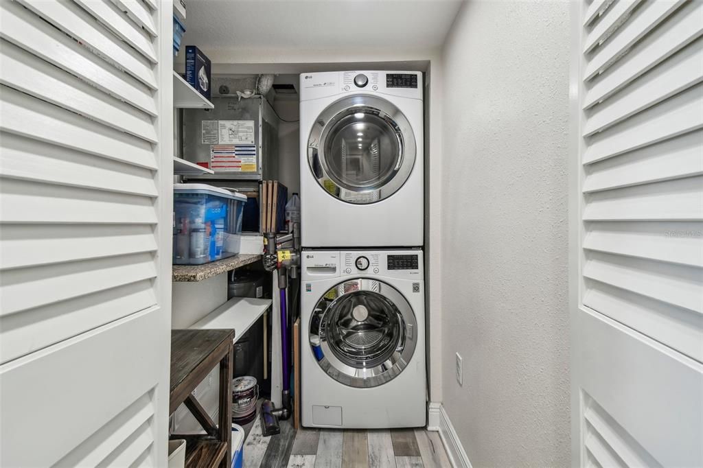 For Rent: $2,700 (1 beds, 1 baths, 733 Square Feet)