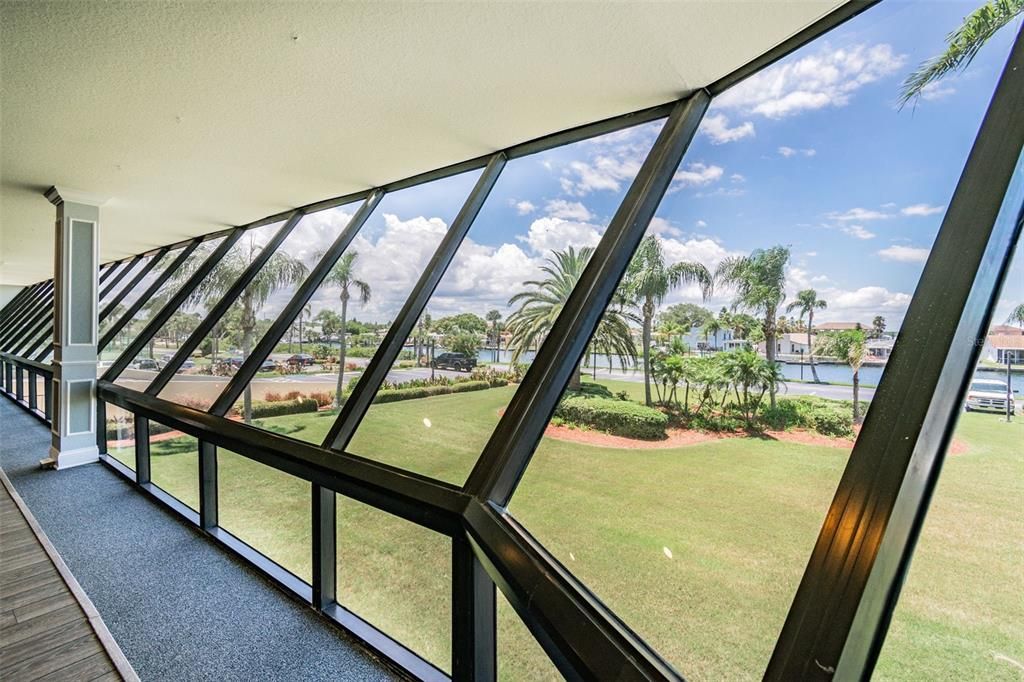 For Rent: $2,700 (1 beds, 1 baths, 733 Square Feet)