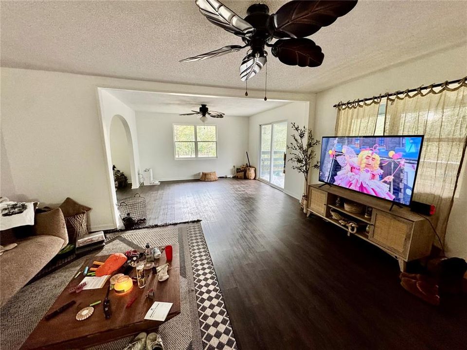 For Sale: $248,782 (3 beds, 2 baths, 1184 Square Feet)