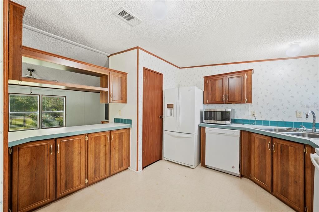 Activo con contrato: $265,000 (4 camas, 2 baños, 1512 Pies cuadrados)