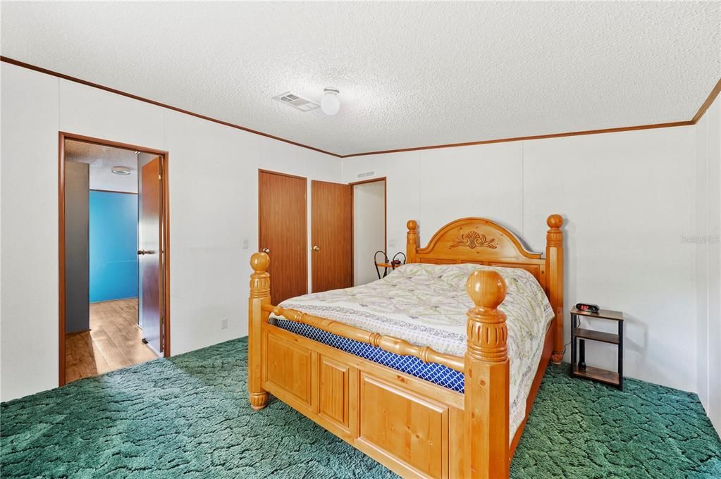 Activo con contrato: $265,000 (4 camas, 2 baños, 1512 Pies cuadrados)