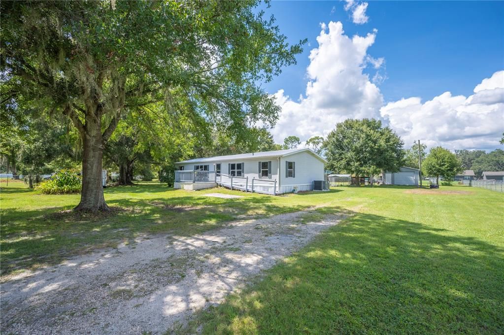 Activo con contrato: $265,000 (4 camas, 2 baños, 1512 Pies cuadrados)