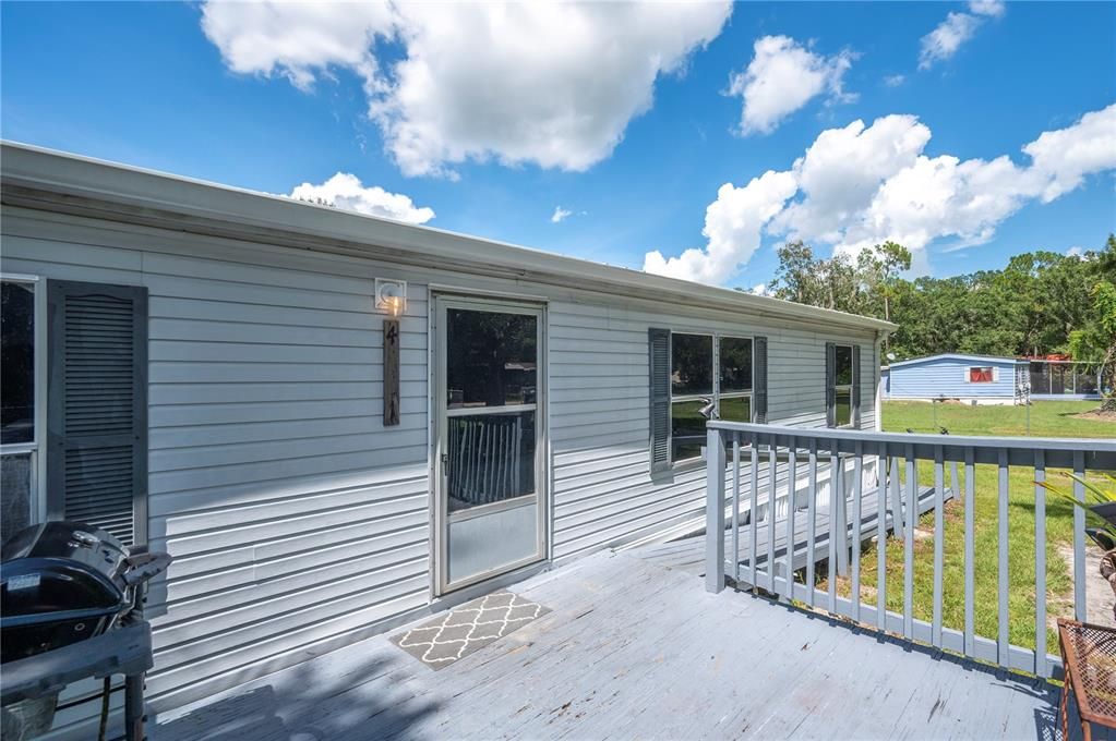 Activo con contrato: $265,000 (4 camas, 2 baños, 1512 Pies cuadrados)