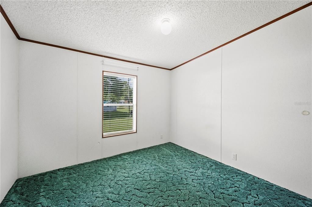 Activo con contrato: $265,000 (4 camas, 2 baños, 1512 Pies cuadrados)