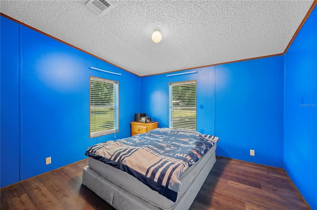 Activo con contrato: $265,000 (4 camas, 2 baños, 1512 Pies cuadrados)