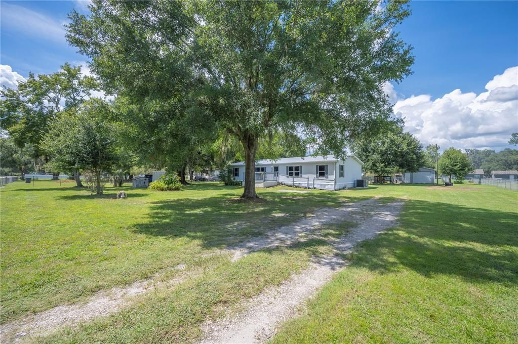 Activo con contrato: $265,000 (4 camas, 2 baños, 1512 Pies cuadrados)