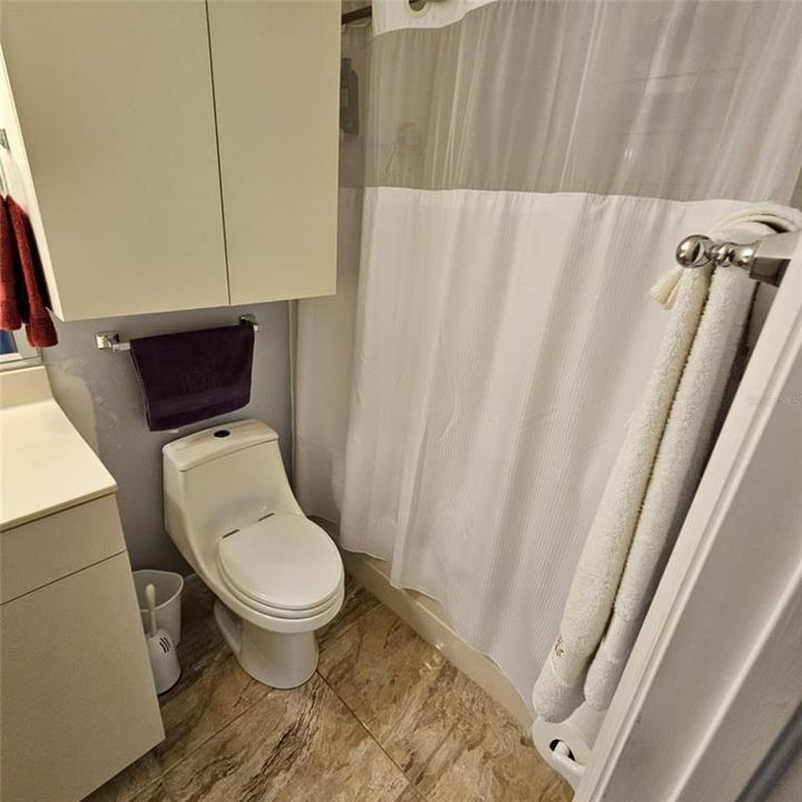 待售: $175,000 (2 贝兹, 2 浴室, 1205 平方英尺)