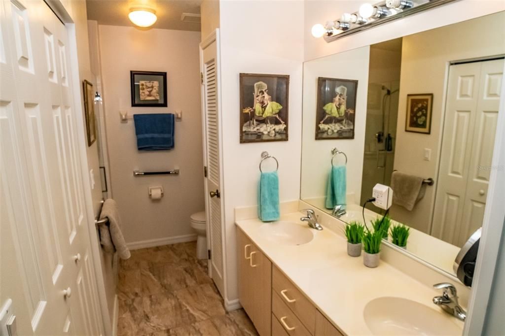 待售: $175,000 (2 贝兹, 2 浴室, 1205 平方英尺)