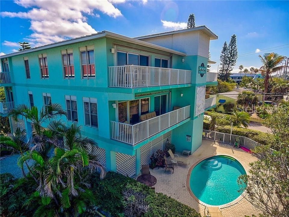 Vendido Recientemente: $775,000 (2 camas, 2 baños, 1173 Pies cuadrados)