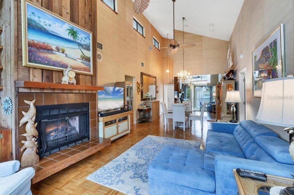 На продажу: $1,495,000 (4 спален, 3 ванн, 2165 Квадратных фут)