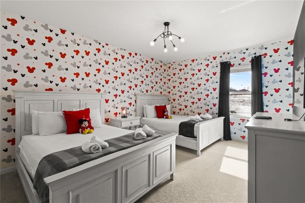 For Sale: $665,000 (7 beds, 7 baths, 3565 Square Feet)