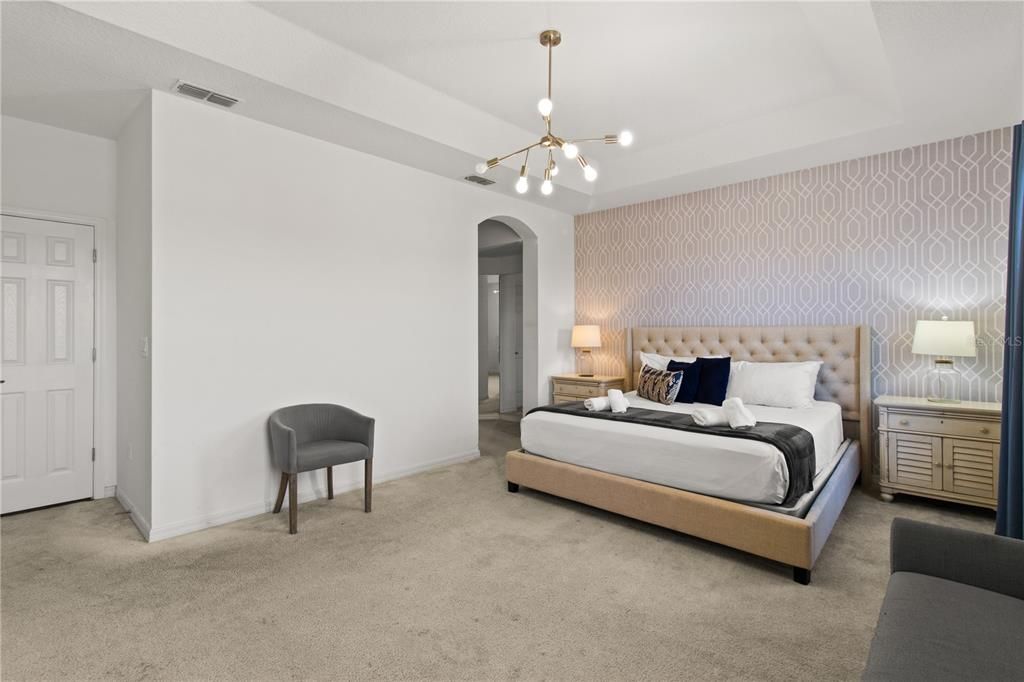 For Sale: $665,000 (7 beds, 7 baths, 3565 Square Feet)