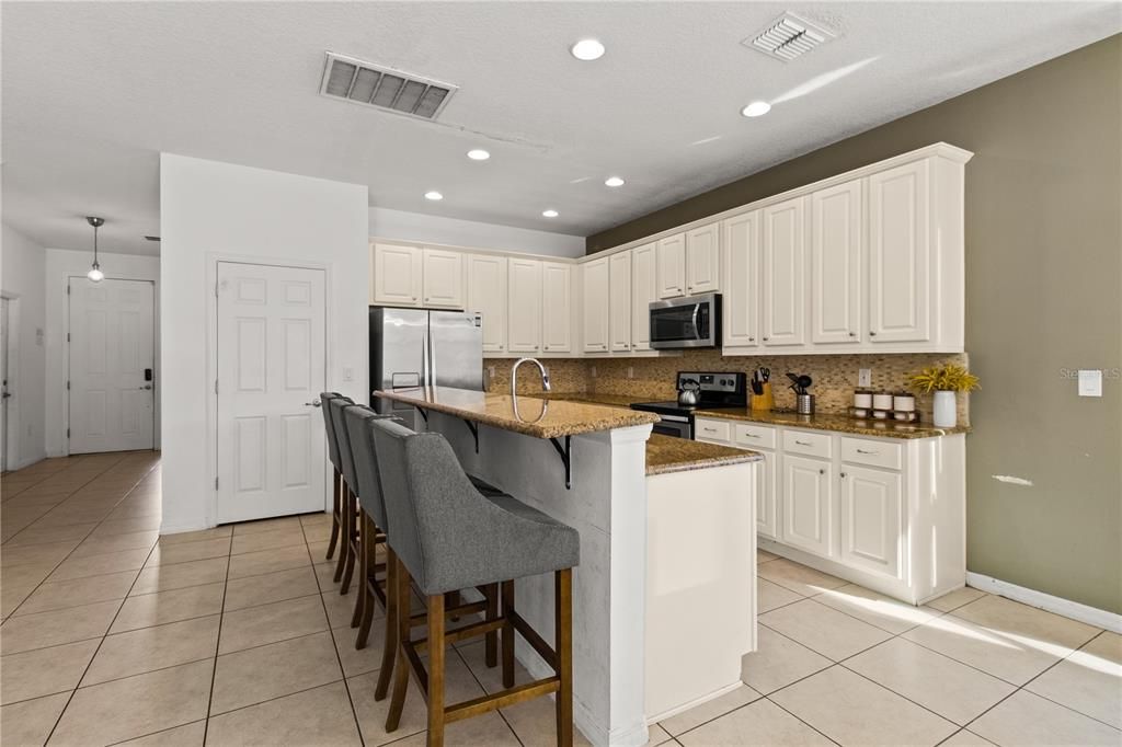 For Sale: $665,000 (7 beds, 7 baths, 3565 Square Feet)