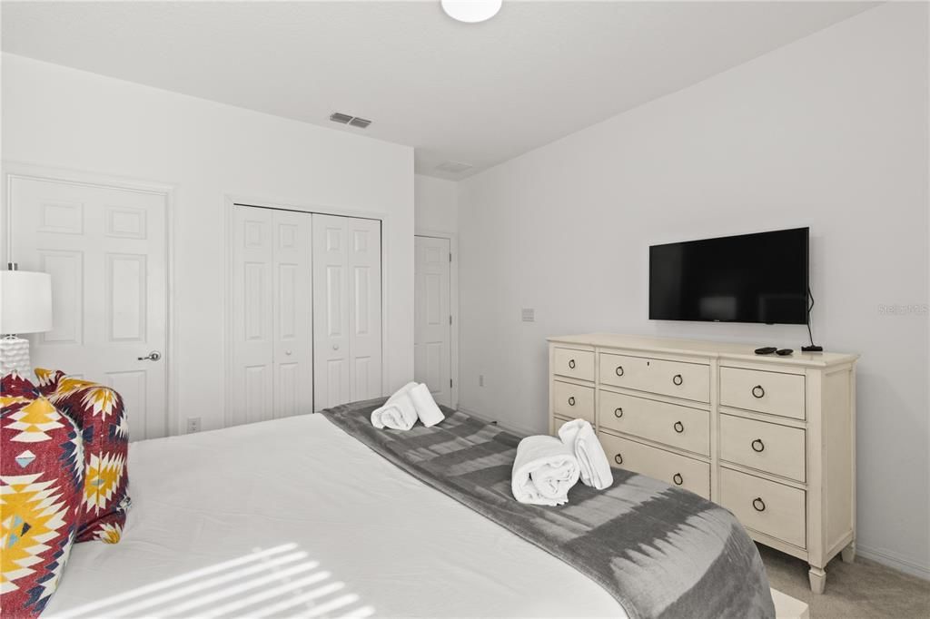 For Sale: $665,000 (7 beds, 7 baths, 3565 Square Feet)