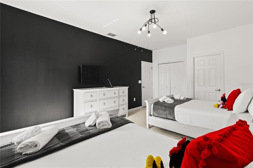 For Sale: $665,000 (7 beds, 7 baths, 3565 Square Feet)