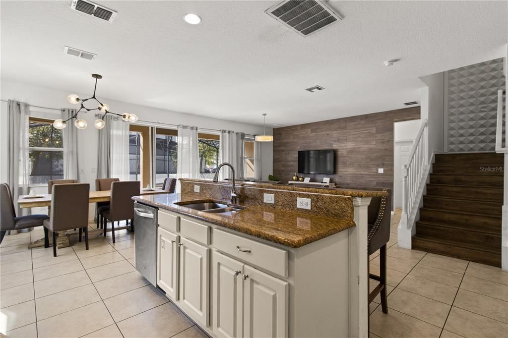 For Sale: $665,000 (7 beds, 7 baths, 3565 Square Feet)