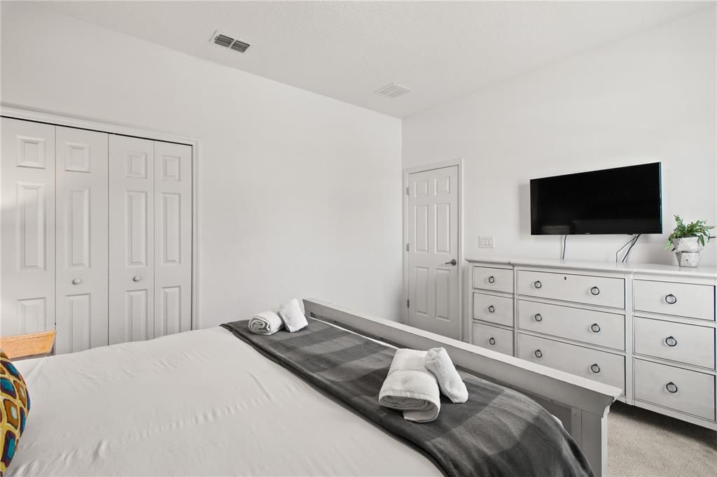 For Sale: $665,000 (7 beds, 7 baths, 3565 Square Feet)