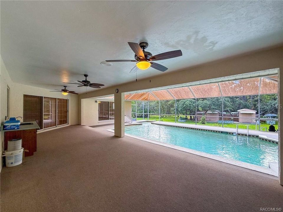 待售: $420,000 (3 贝兹, 2 浴室, 2228 平方英尺)