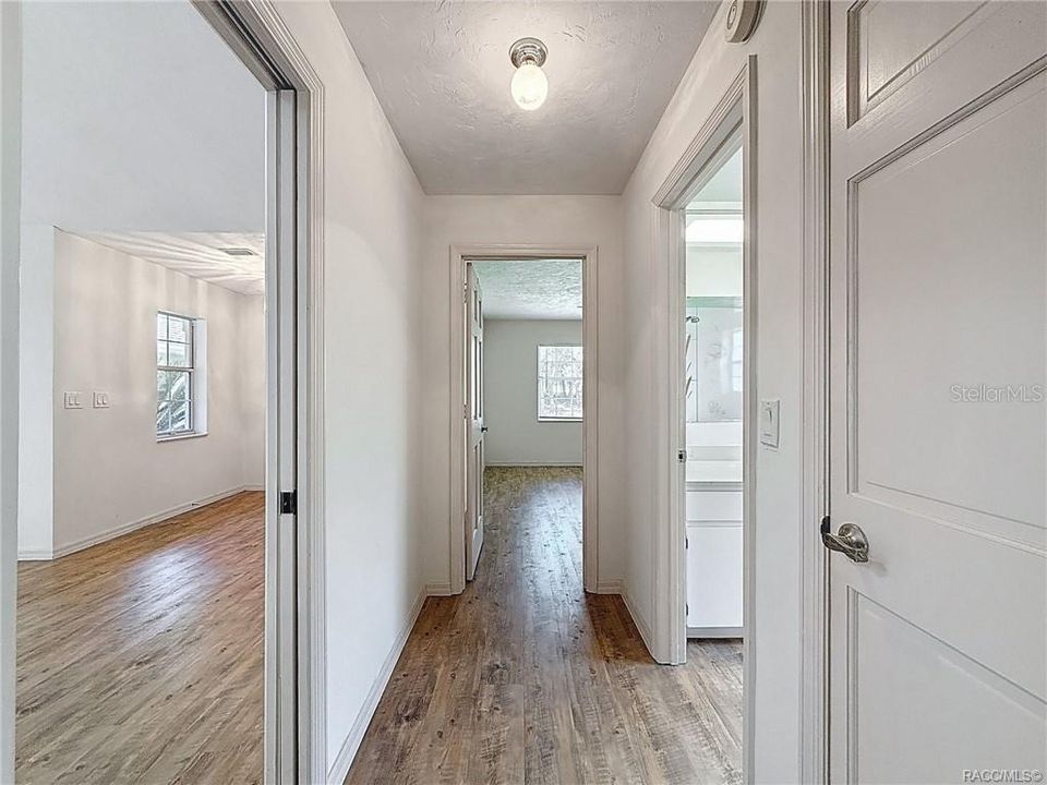 待售: $420,000 (3 贝兹, 2 浴室, 2228 平方英尺)