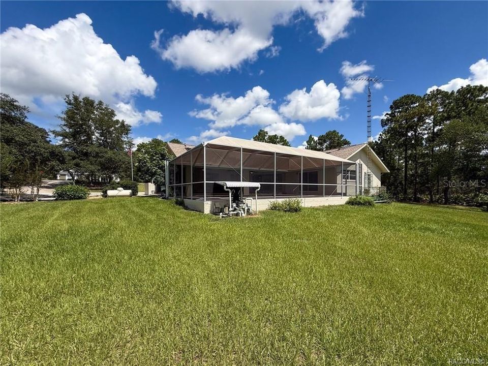 待售: $420,000 (3 贝兹, 2 浴室, 2228 平方英尺)