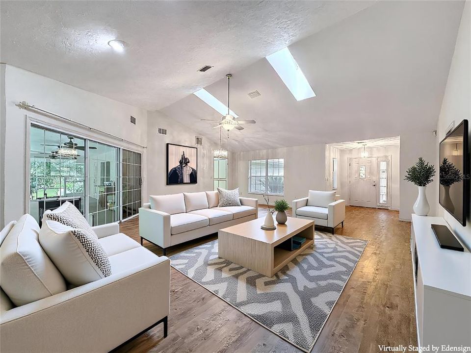 待售: $420,000 (3 贝兹, 2 浴室, 2228 平方英尺)