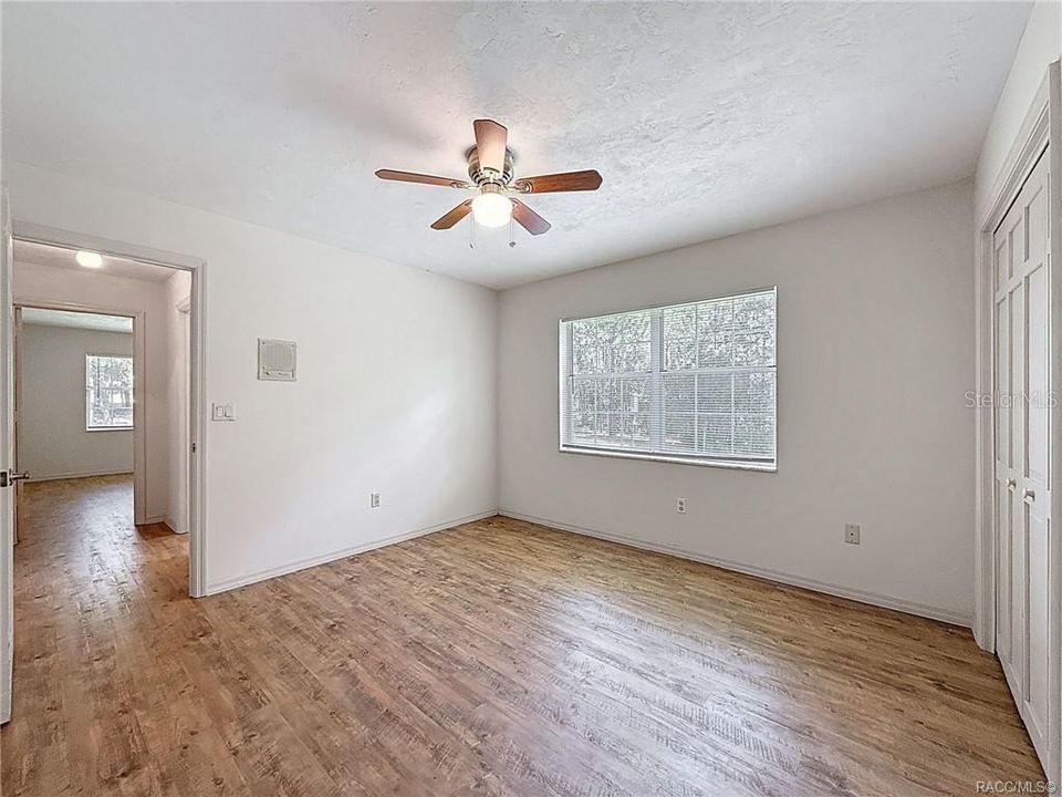 待售: $420,000 (3 贝兹, 2 浴室, 2228 平方英尺)