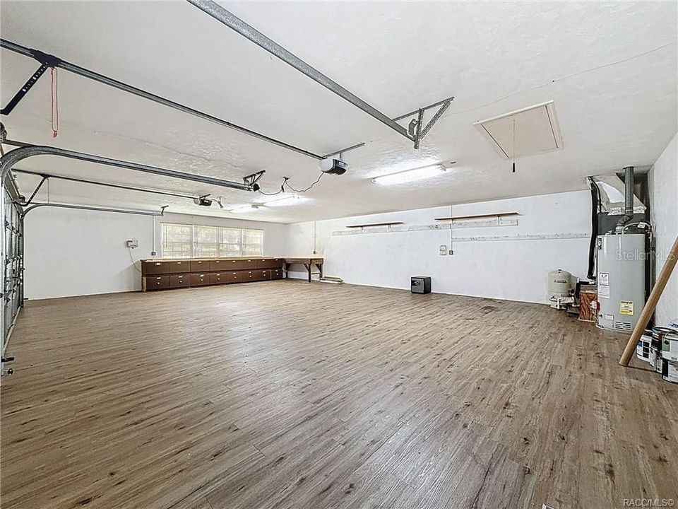 待售: $420,000 (3 贝兹, 2 浴室, 2228 平方英尺)