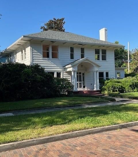 最近售出: $750,000 (3 贝兹, 1 浴室, 2560 平方英尺)