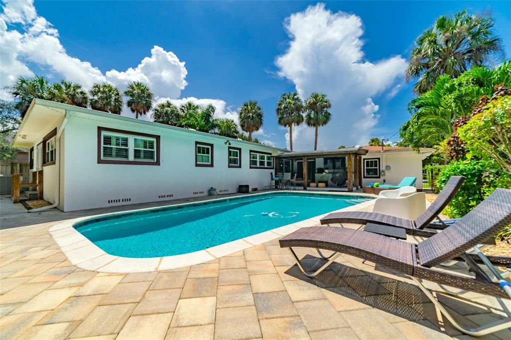 En Renta: $10,000 (3 camas, 3 baños, 2286 Pies cuadrados)