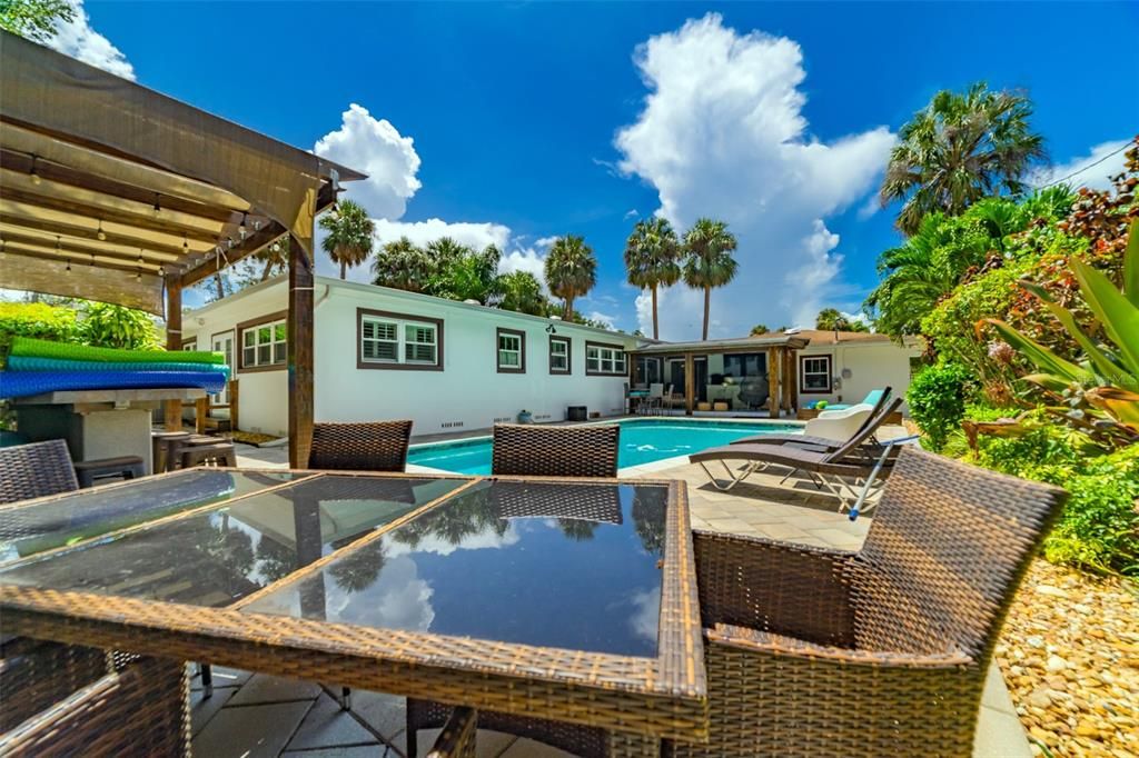 En Renta: $10,000 (3 camas, 3 baños, 2286 Pies cuadrados)